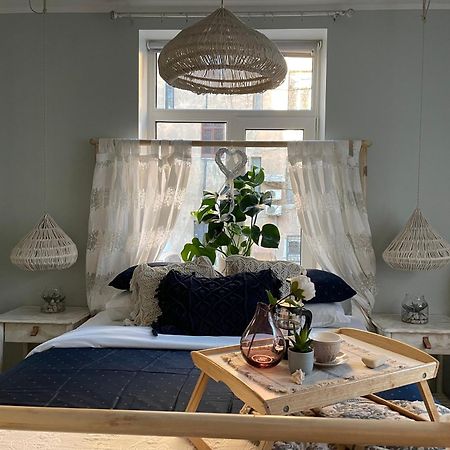 Pristine 1Br Apt In City Center W/ Patio And Parking Riga Kültér fotó