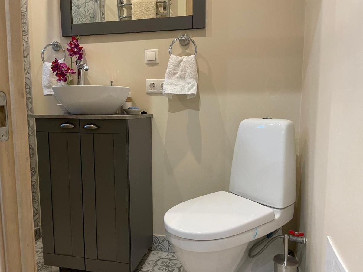 Pristine 1Br Apt In City Center W/ Patio And Parking Riga Kültér fotó