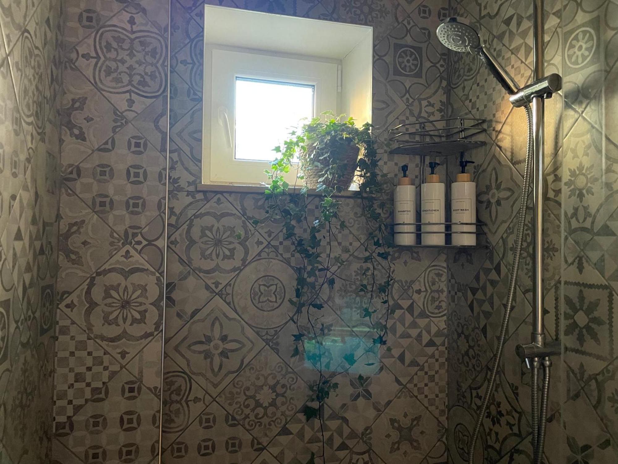 Pristine 1Br Apt In City Center W/ Patio And Parking Riga Kültér fotó